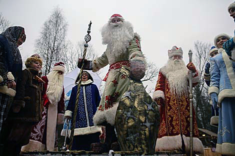 Церемония открытия памятного знака Новому году