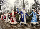 Round dance of Father Frosts and Snow Maidens