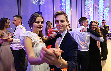 Новогодний бал в Национальной школе красоты