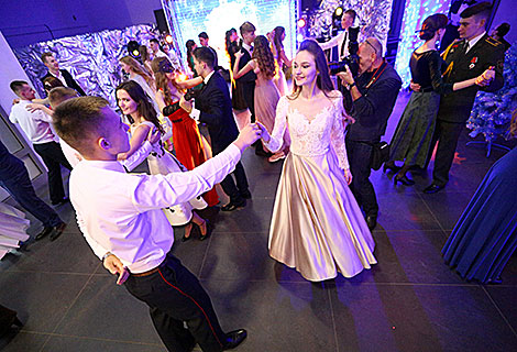 Новогодний бал в Национальной школе красоты