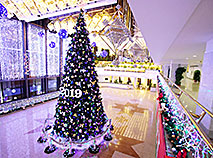 Новогодние украшения и ёлки с белорусским колоритом