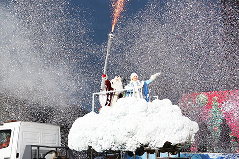 Parade of Father Frosts and Snow Maidens in Minsk