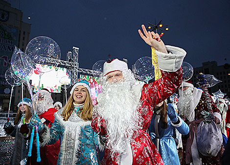 Parade of Father Frosts and Snow Maidens in Minsk