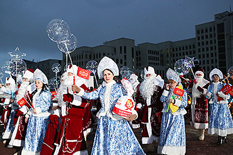 Parade of Father Frosts and Snow Maidens in Minsk