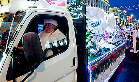 Parade of Father Frosts and Snow Maidens in Minsk