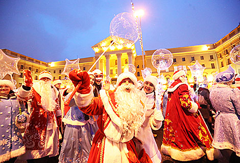 Parade of Father Frosts and Snow Maidens in Minsk