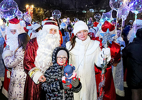 Parade of Father Frosts and Snow Maidens in Minsk