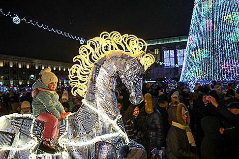 Parade of Father Frosts and Snow Maidens in Minsk