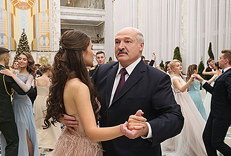 Alexander Lukashenko danced a waltz with Miss Belarus 2018 Maria Vasilevich