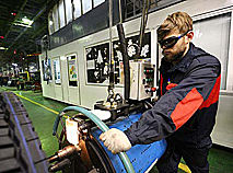 Зроблена ў Беларусі: на галоўным канвееры МАЗа за змену збіраюць да 40 аўтамабіляў