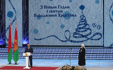 The head of state delivers a welcoming address