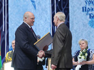 Alexander Lukashenko hands over the awards