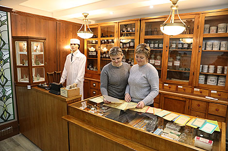 Более 400 экспонатов насчитывает музей истории аптечного дела в Поставах
