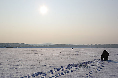 Рыбак на Минском море 