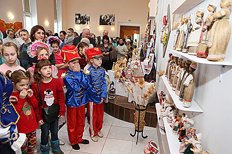 Музей лялькі адкрылі ў аграгарадку Індура 