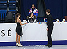 Open practice sessions of ice dance pairs