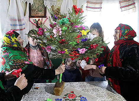 Gramnitsy ancient rite in the village of Novoye Polesie