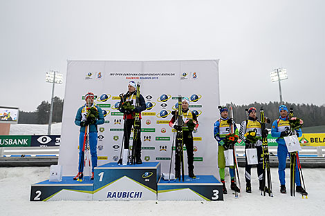 Удзельнікі кветкавая цырымоніі