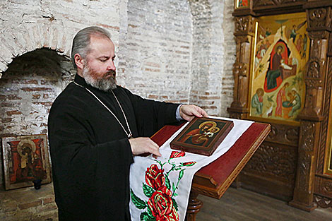 Настоятель Коложской церкви протоиерей Александр Болонников 