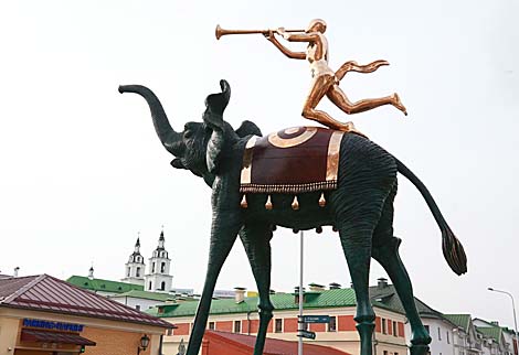 Dali's Triumphant Elephant sculpture 