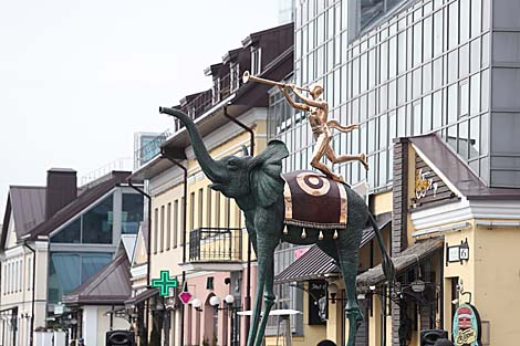 Dali's Triumphant Elephant sculpture