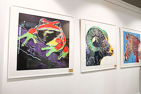Выставка шелкографий Энди Уорхола из серии 