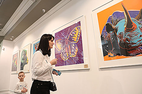 流行艺术之王安迪·沃霍尔的丝网印刷首次在明斯克展出