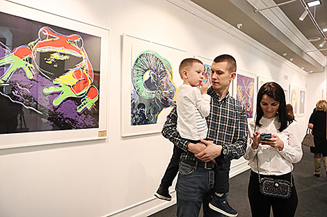流行艺术之王安迪·沃霍尔的丝网印刷首次在明斯克展出