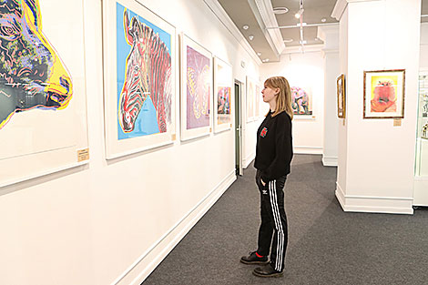 流行艺术之王安迪·沃霍尔的丝网印刷首次在明斯克展出
