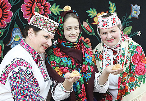 Authentic spring rite in Yelsky District 