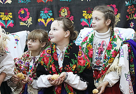 Authentic spring rite in Yelsky District 