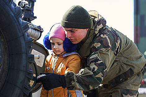 День открытых дверей для родственников военнослужащих на полигоне Брестский