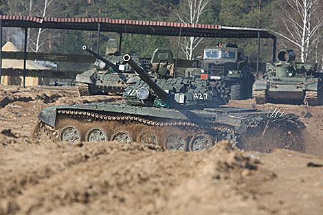 Лучшие танковые экипажи определяют в войсках Западного оперативного командования