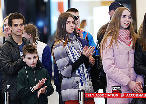 Аўтограф-сесія з хакеістамі зборнай Беларусі ў Мінску