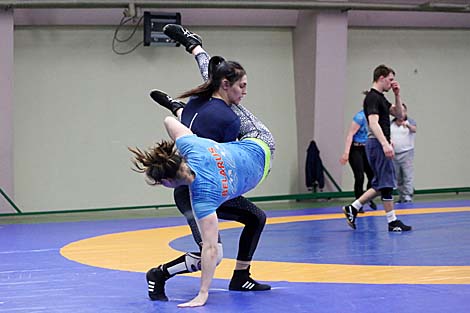 Belarusian women's wrestling team getting ready for 2nd European Games