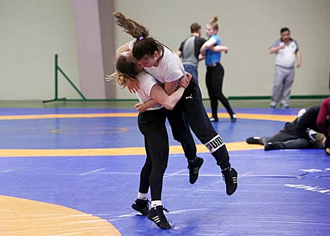 Belarusian women's wrestling team getting ready for 2nd European Games