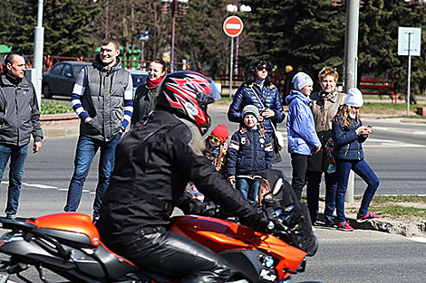 Bikers kick off motorcycle season in Minsk