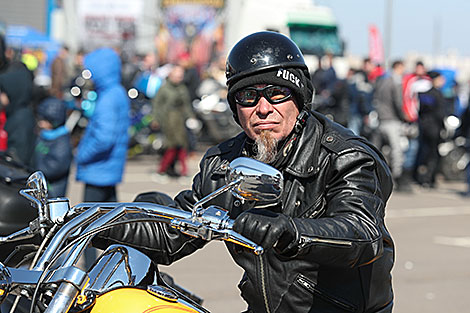 Bikers kick off motorcycle season in Minsk