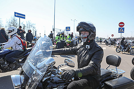 Bikers kick off motorcycle season in Minsk