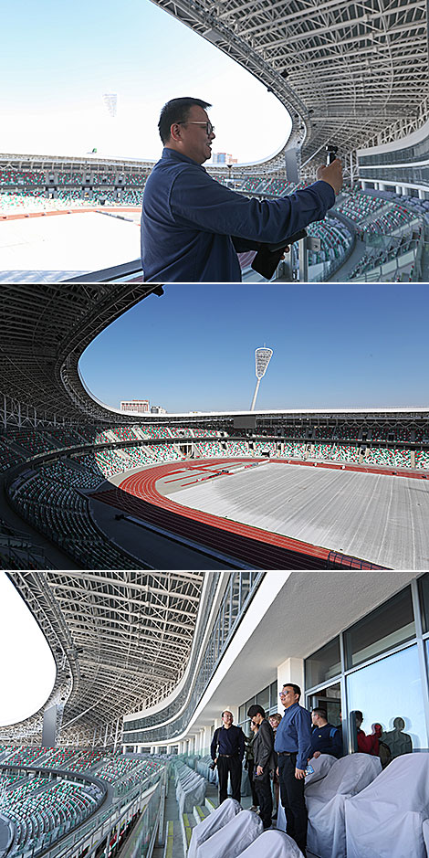 Chinese reporters visit Minsk Dinamo Stadium