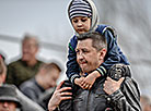 Spectators at Stalin's Line