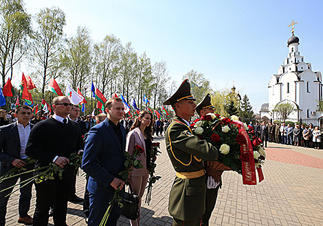 Траурная церемония к годовщине катастрофы на Чернобыльской АЭС в Минске 