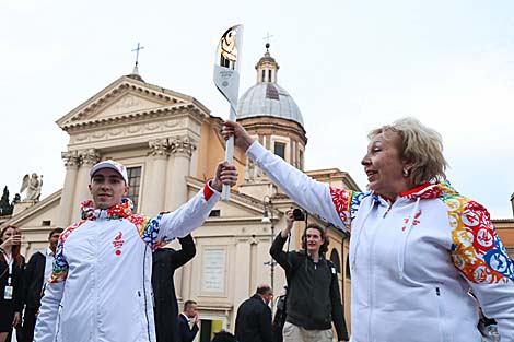 Olympic champion Uladzislau Hancharou and prominent fencer, four-time Olympic champion Alena Belova 