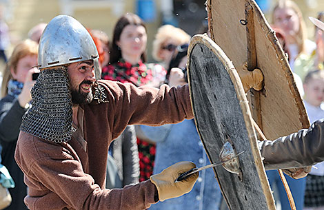 Minsk kicks off reenactment season in Upper Town