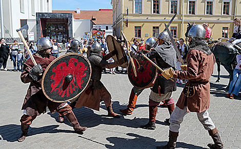 Minsk kicks off reenactment season in Upper Town