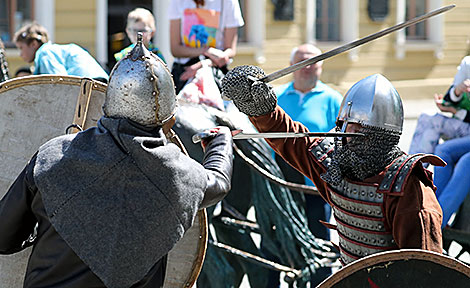 Minsk kicks off reenactment season in Upper Town