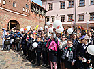 Flame of Peace welcomed in Mir Castle 