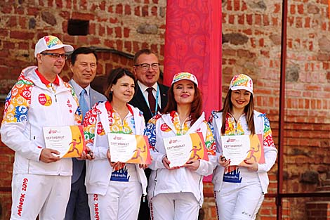 Flame of Peace welcomed in Mir Castle 