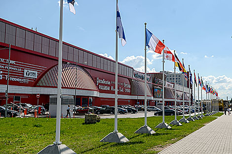 Гандлёва-забаўляльны комплекс Dana Mall