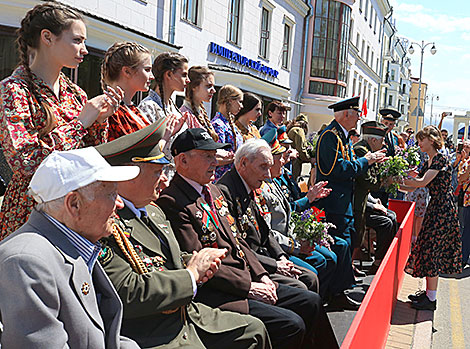 Реконструкция партизанского парада 1944-го в Минске 